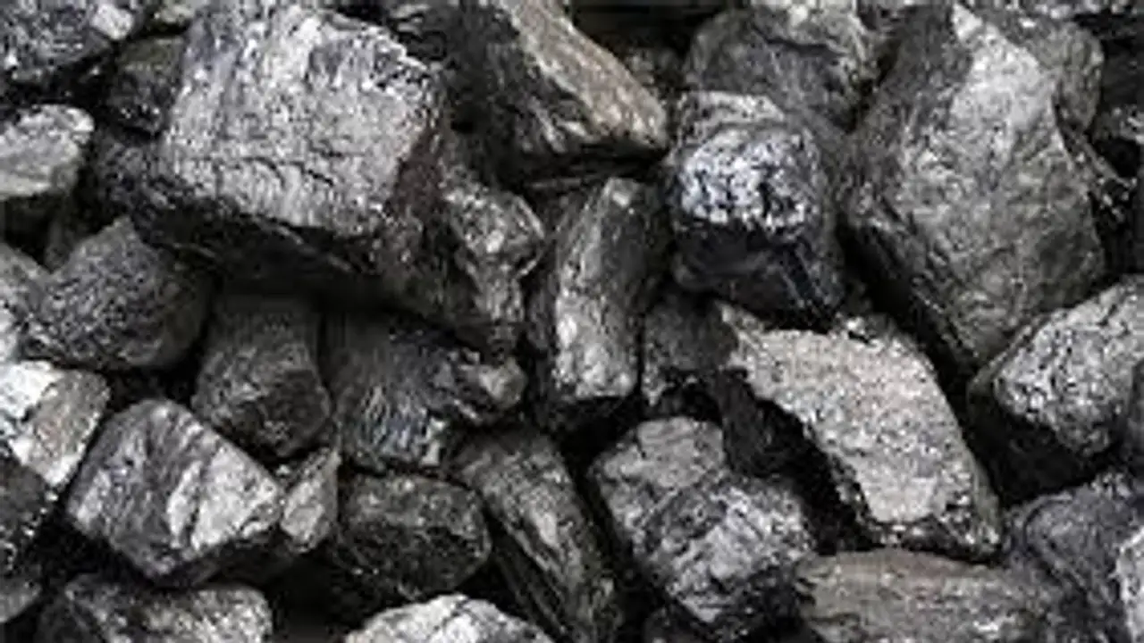 قفزة مفاجئة في أسعار الفحم العالمية وتجاوز الطن حاجز 107 دولارات بالسوق الأوروبية